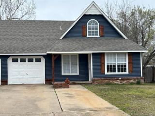 Foreclosed Home - 1634 N LEE ST, 74017