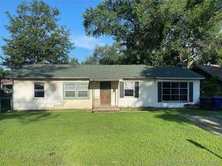 Foreclosed Home - 611 S CHOCTAW AVE, 74017