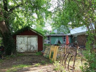 Foreclosed Home - 422 N 12TH ST, 74021