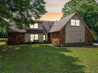 Foreclosed Home - 15602 E WINDING CREEK DR, 74021