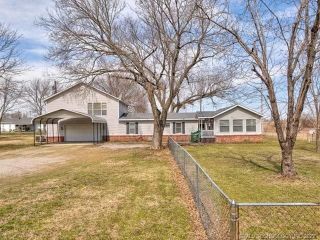 Foreclosed Home - 311 SE CHEROKEE, 74027