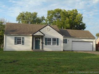 Foreclosed Home - 210 E 3RD ST, 74029