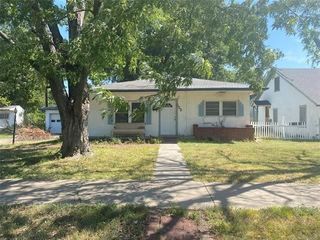 Foreclosed Home - 906 N SHAWNEE AVE, 74029