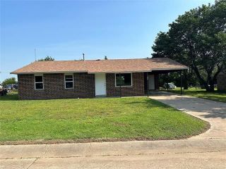 Foreclosed Home - 1523 N FALLIN AVE, 74035