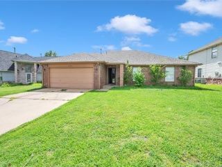 Foreclosed Home - 4702 REDBUD DR, 74063