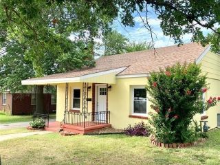 Foreclosed Home - 1419 E MCKINLEY AVE, 74066