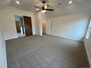 Foreclosed Home - 149 N CASTLE ST, 74070