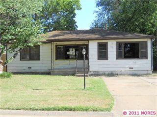 Foreclosed Home - 66 E 53RD PL, 74105