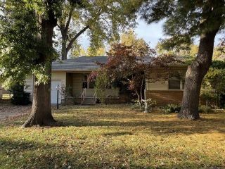 Foreclosed Home - 1525 E 41ST PL, 74105