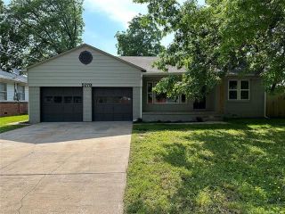 Foreclosed Home - 5179 S TROOST AVE, 74105