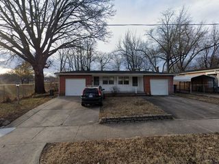 Foreclosed Home - 3516 E 4TH PL, 74112