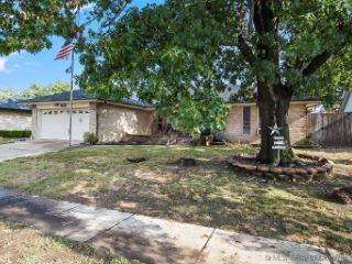 Foreclosed Home - 10137 E 24TH PL, 74129