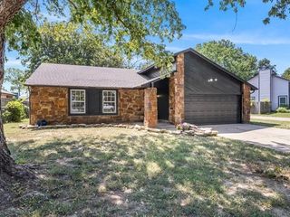 Foreclosed Home - 11116 E 68TH ST, 74133