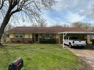 Foreclosed Home - 104 N DELAWARE ST, 74344