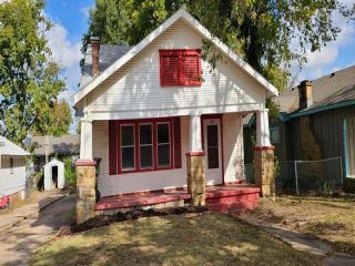 Foreclosed Home - 1409 E 8th Street, 74447