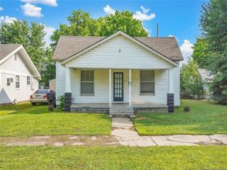 Foreclosed Home - 815 W 3RD ST, 74447