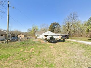 Foreclosed Home - 1934 N OKLAHOMA AVE, 74447
