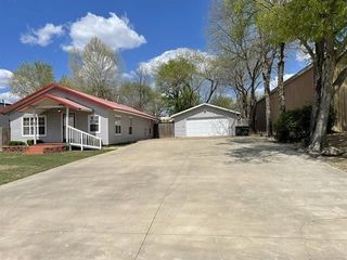 Foreclosed Home - 1009 E 13TH ST, 74447
