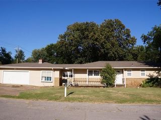 Foreclosed Home - 703 S PRAIRIE AVE, 74447