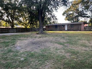 Foreclosed Home - 800 W SKELTON ST, 74447