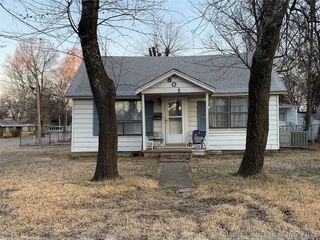 Foreclosed Home - 801 SE 9TH ST, 74467