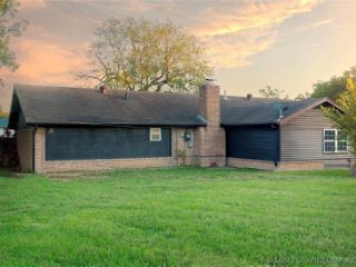 Foreclosed Home - 1009 E CHICKASAW AVE, 74501