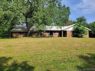 Foreclosed Home - 6 N DAY AVE, 74538