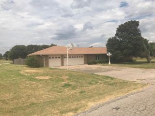Foreclosed Home - 1230 West Chrysler Avenue, 74631