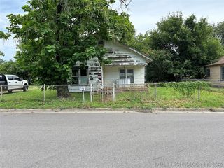 Foreclosed Home - 418 NE 2ND AVE, 74701