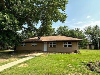 Foreclosed Home - 440 THREE MILE RD, 74701