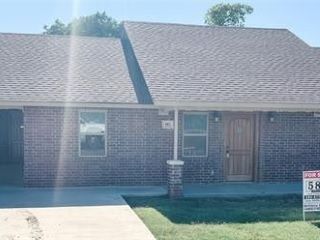 Foreclosed Home - 501 N HENDERSON ST, 74729