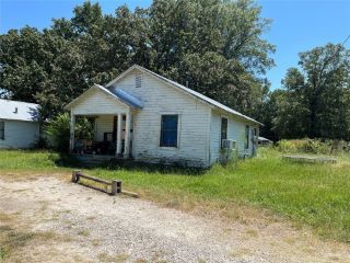 Foreclosed Home - 610 NW 9TH ST, 74745