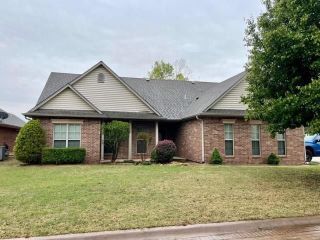 Foreclosed Home - 2315 TROON E, 74801