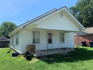 Foreclosed Home - 512 S POTTENGER AVE, 74801