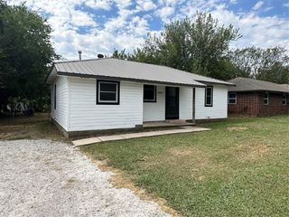 Foreclosed Home - 1207 E CHANDLER ST, 74801