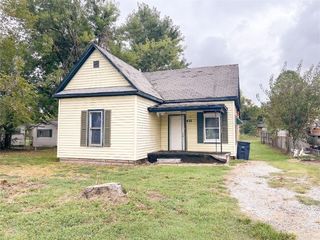 Foreclosed Home - 411 N POTTENGER AVE, 74801