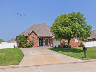 Foreclosed Home - 1604 PECAN CROSSING DR, 74804