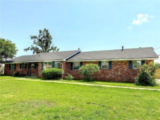 Foreclosed Home - 201 W FEDERAL ST, 74804