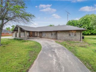 Foreclosed Home - 206 SOONER RD, 74848