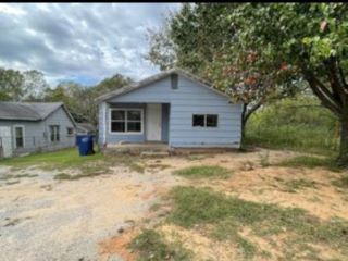 Foreclosed Home - 111 N 8TH ST, 74868