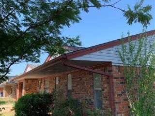 Foreclosed Home - 1705 PECAN GROVE ST, 74873