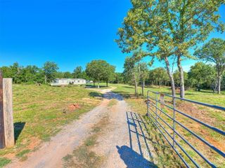 Foreclosed Home - 30202 COWBOY DAYS RD, 74878