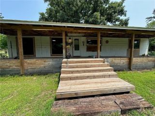 Foreclosed Home - 20698 OLD US HIGHWAY 59, 74937
