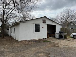 Foreclosed Home - 1003 S WITTE ST, 74953