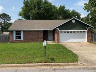 Foreclosed Home - 114 TEAKWOOD DR, 74953