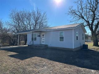 Foreclosed Home - 416 W CHOCTAW AVE, 74955