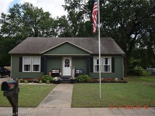 Foreclosed Home - 516 E CHICKASAW AVE, 74955
