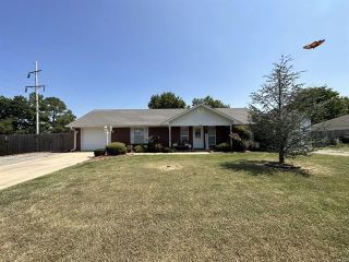 Foreclosed Home - 27020 WYNONA ST, 74956