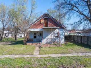 Foreclosed Home - 311 SW 2ND ST, 74959