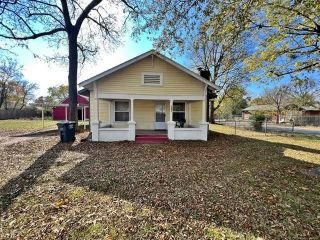 Foreclosed Home - 301 E SCHLEY ST, 74962